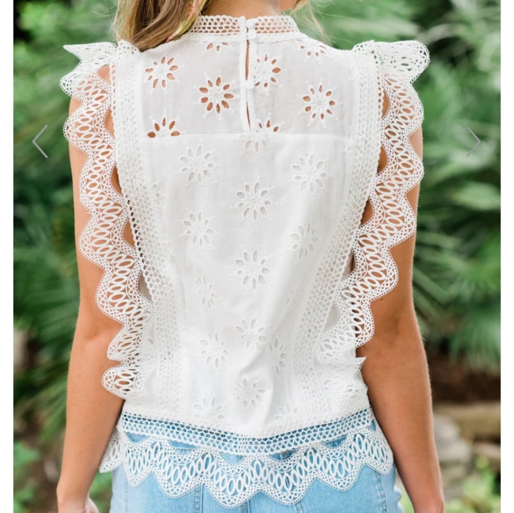 entro White Eyelet LaceSleeve Blouse - Picture 2 of 4